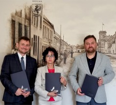 instalację na terenie stadionu kontenera na sprzęt sportowy