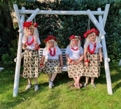 Zespół uczestników Środowiskowego Domu Samopomocy „Szansa” w Sianowie występujących online w II Ogólnopolskim Festiwalu Osób Niepełnosprawnych Intelektualnie.